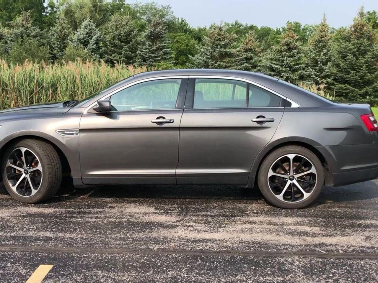 2015 Ford Taurus -4