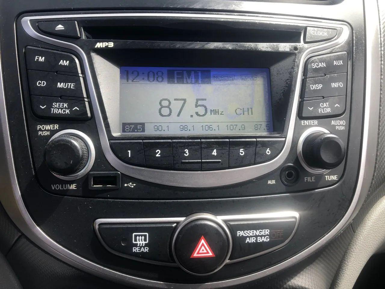 2015 Hyundai Accent L-3