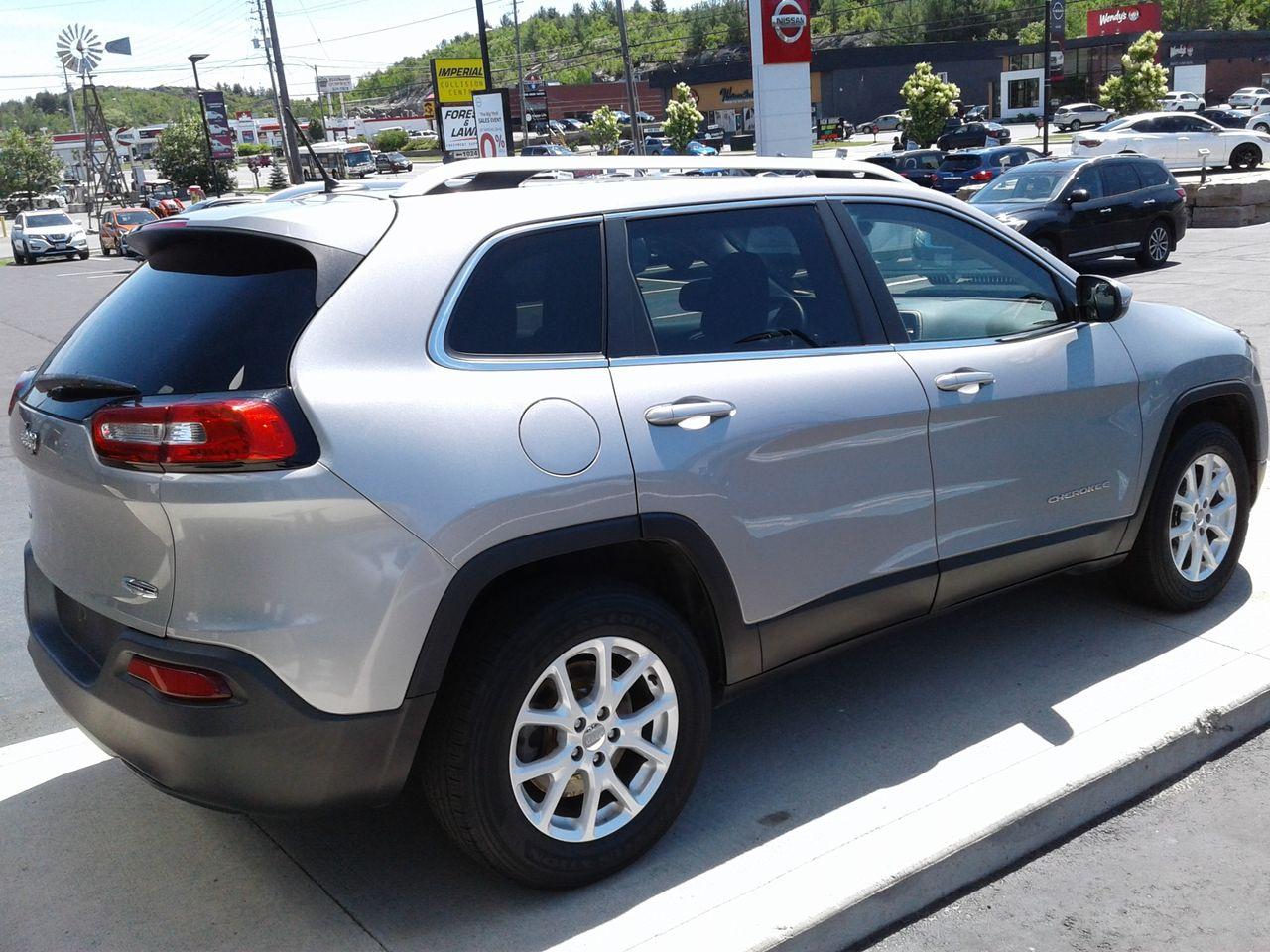 2015 Jeep Cherokee North-4