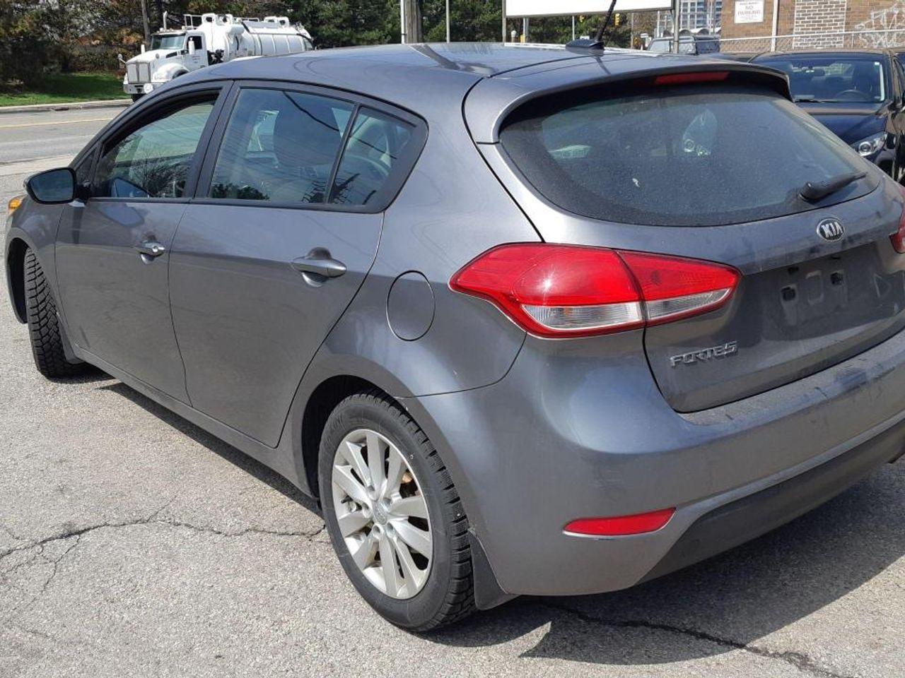 2015 Kia Forte 5-Door LX-2
