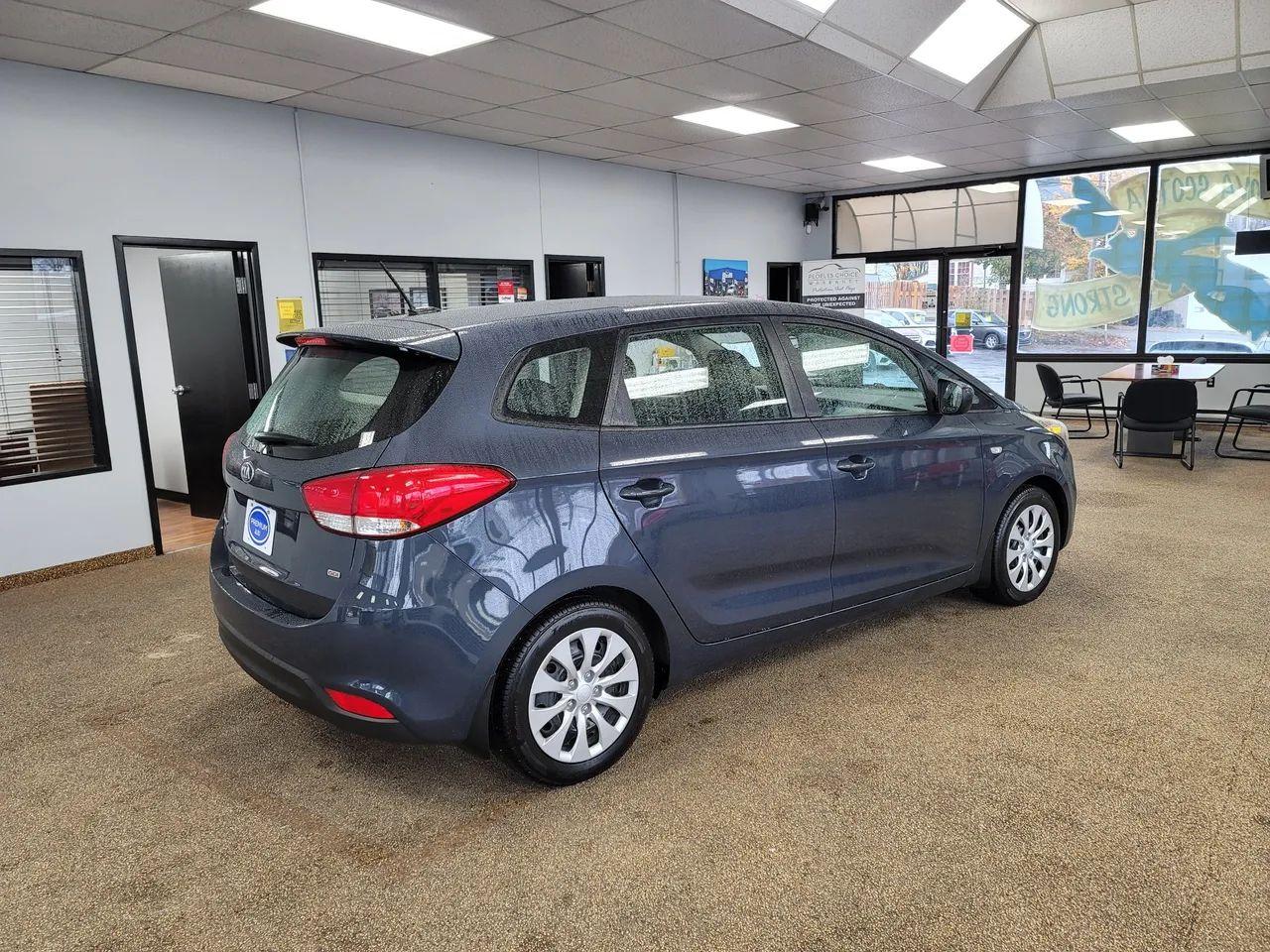 2015 Kia Rondo FX-4