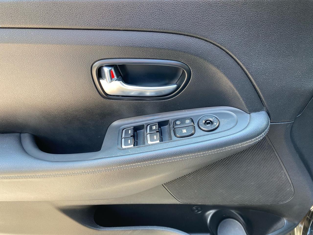 2015 Kia Rondo FX-1