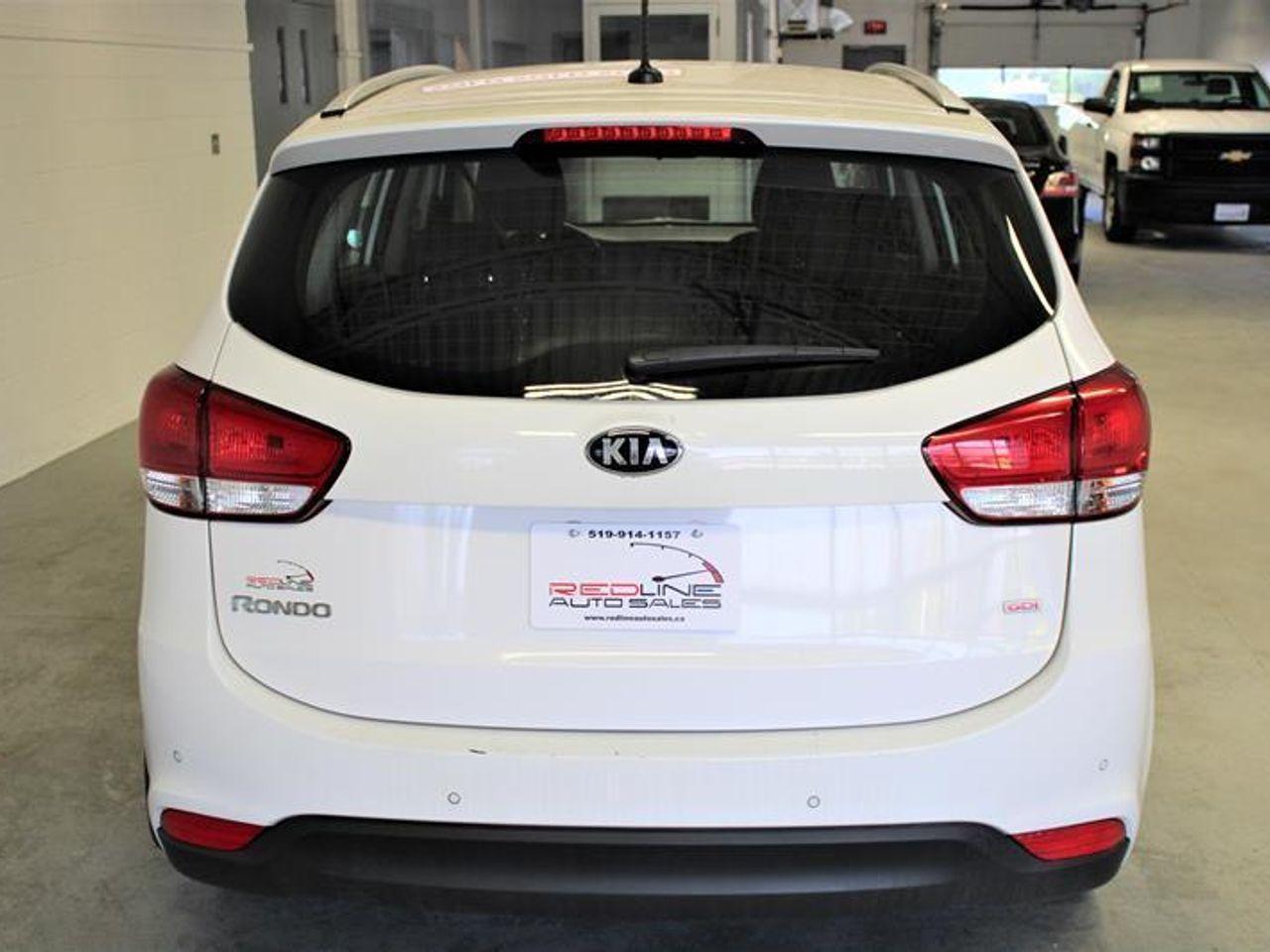 2015 Kia Rondo FX-4