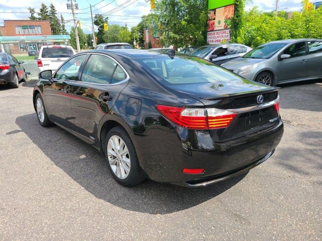 2015 Lexus ES 300h Base-2