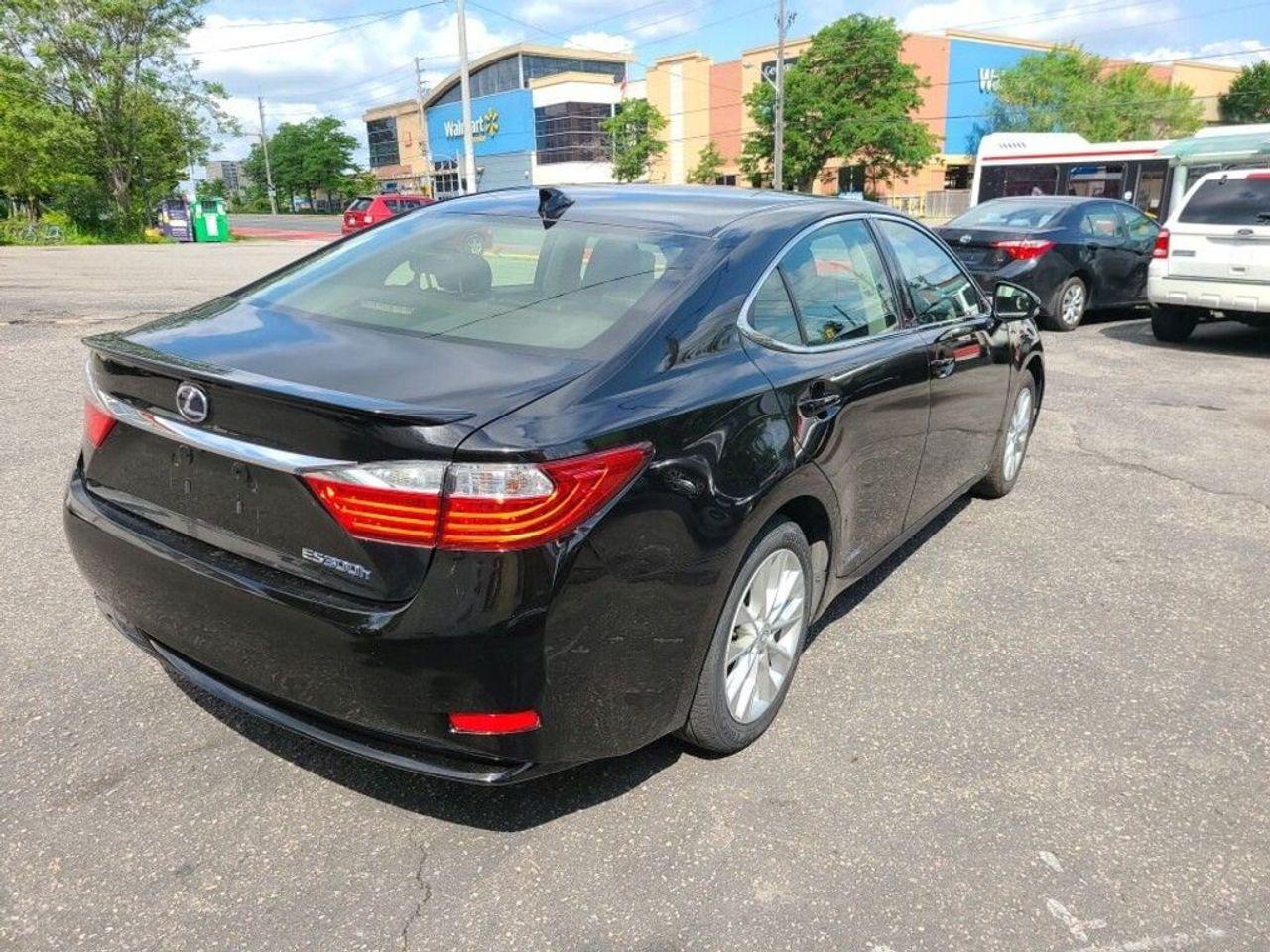 2015 Lexus ES 300h Base-4