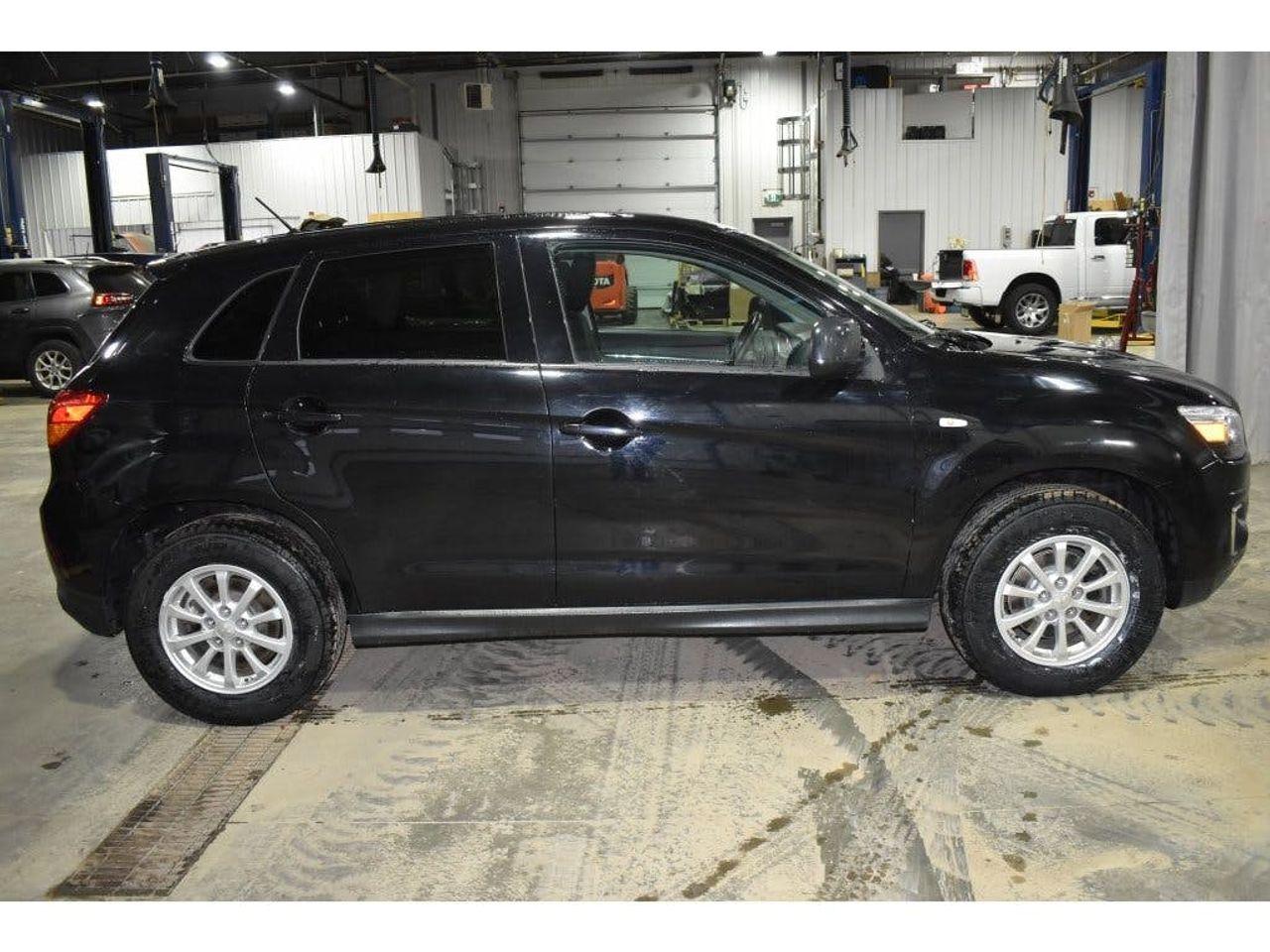 2015 Mitsubishi RVR SE-2