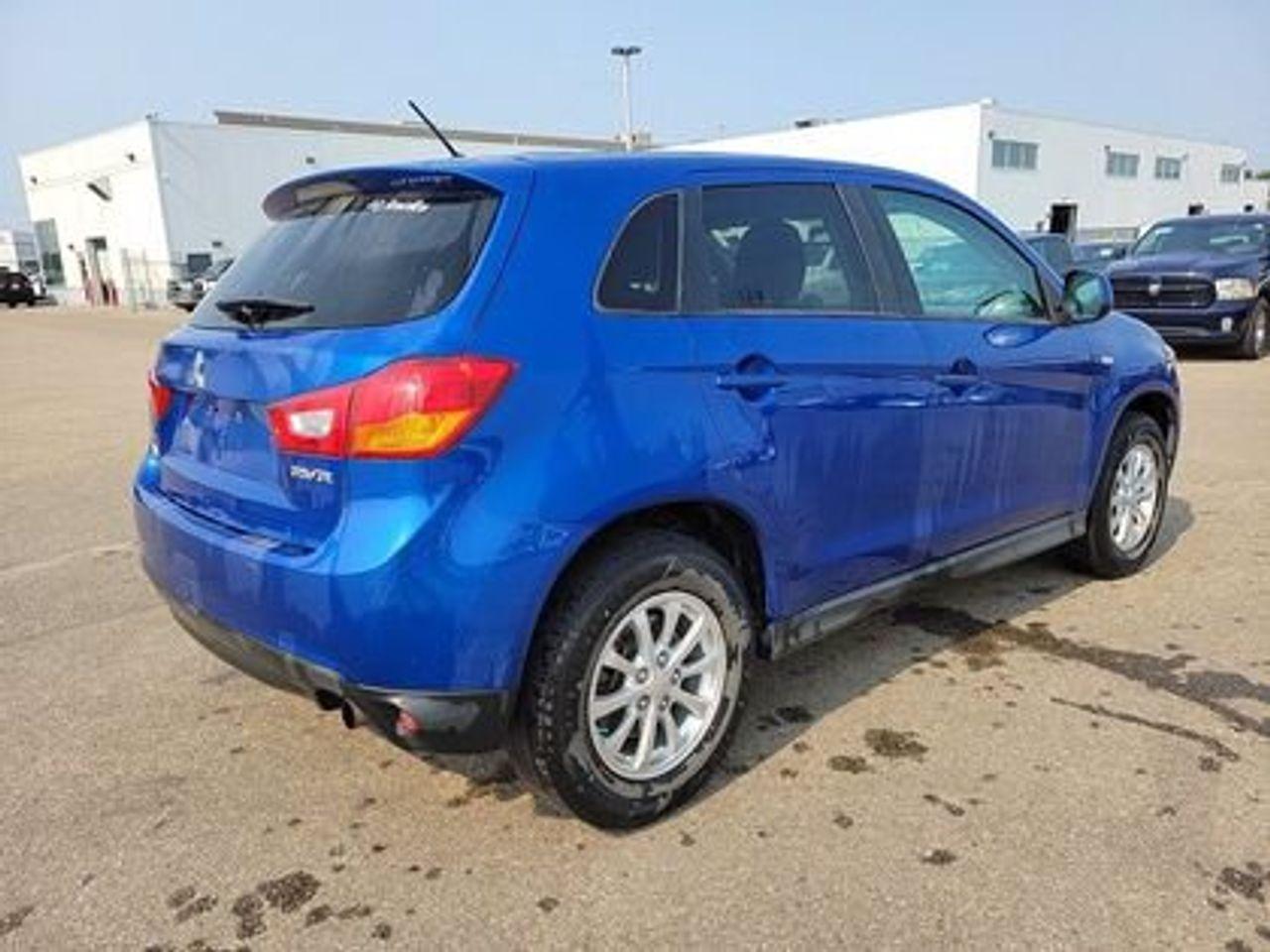 2015 Mitsubishi RVR SE-4