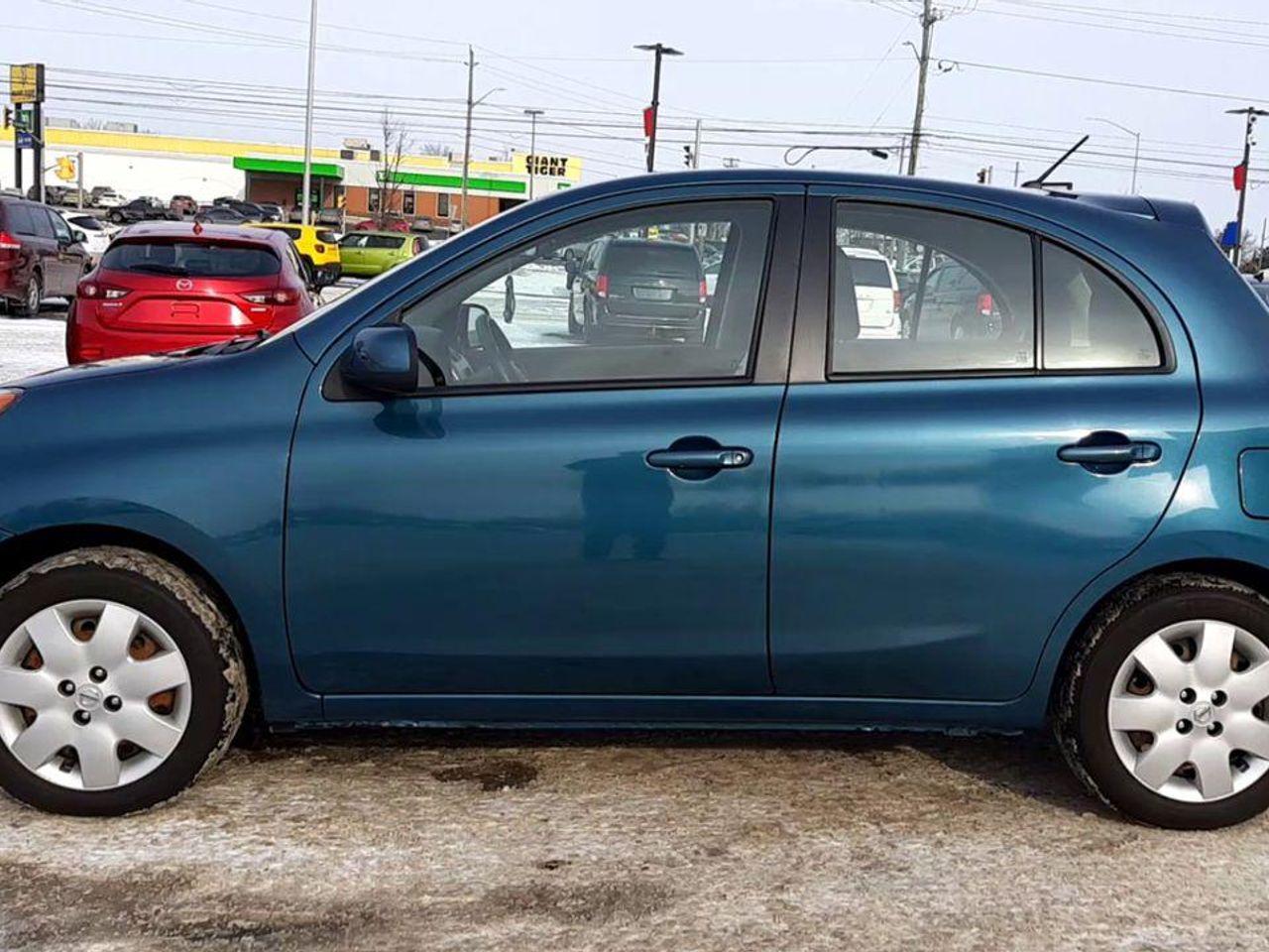2015 Nissan Micra Base-4