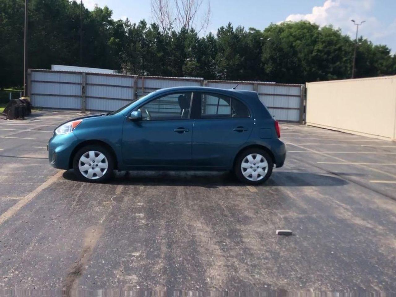 2015 Nissan Micra Base-4