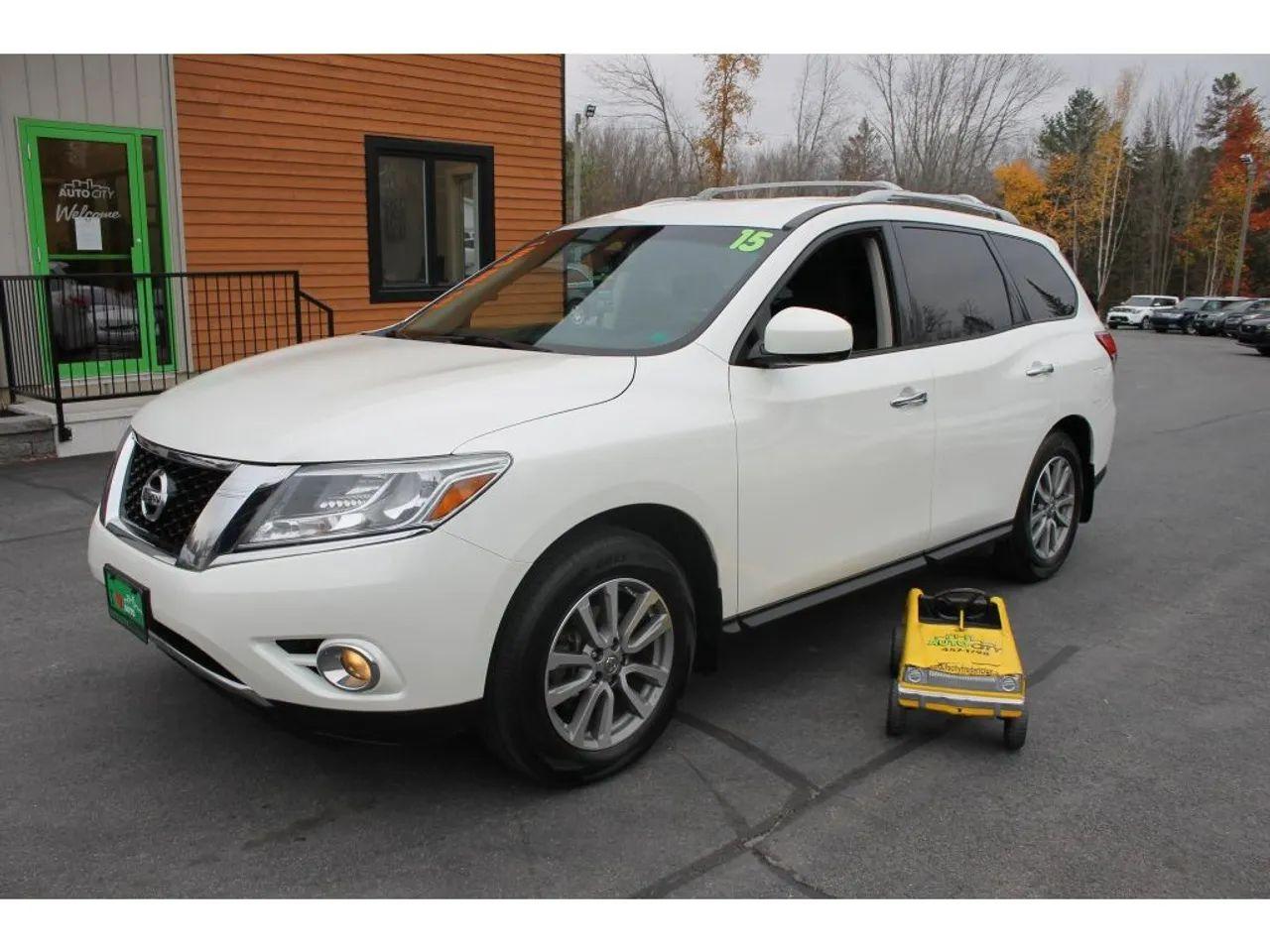 2015 Nissan Pathfinder S-2