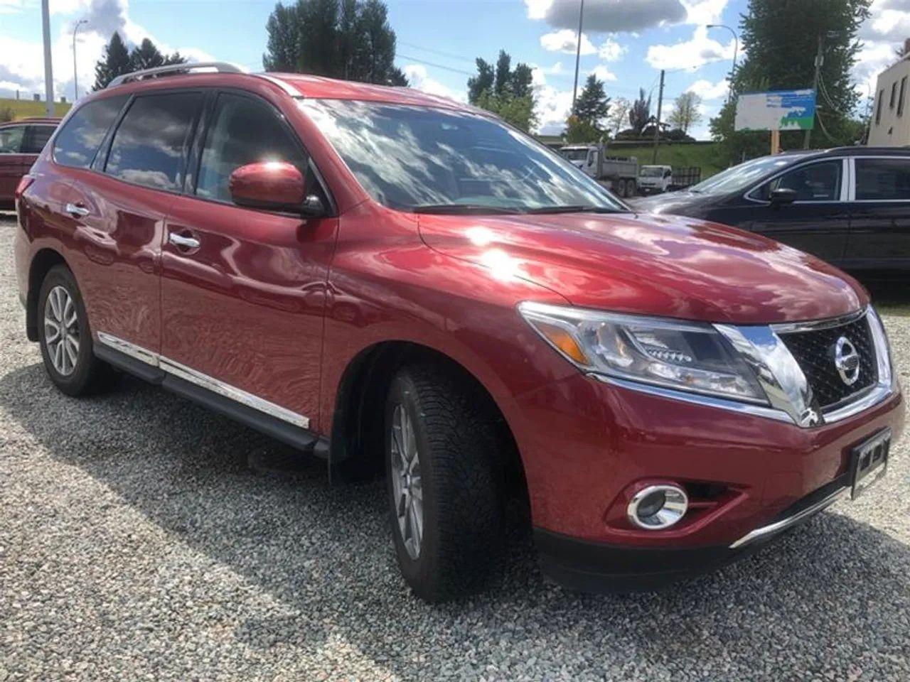 2015 Nissan Pathfinder SV-2