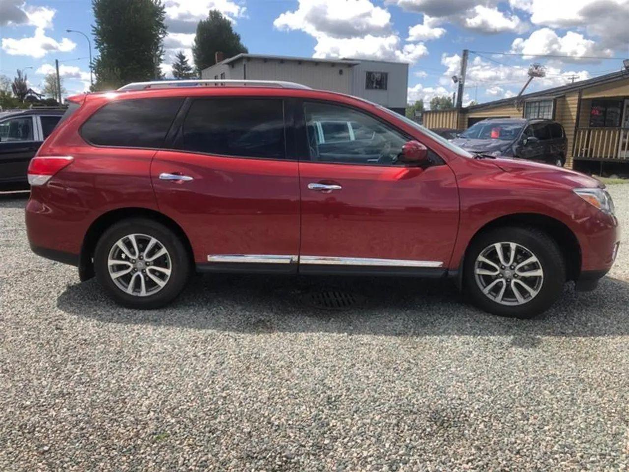 2015 Nissan Pathfinder SV-3