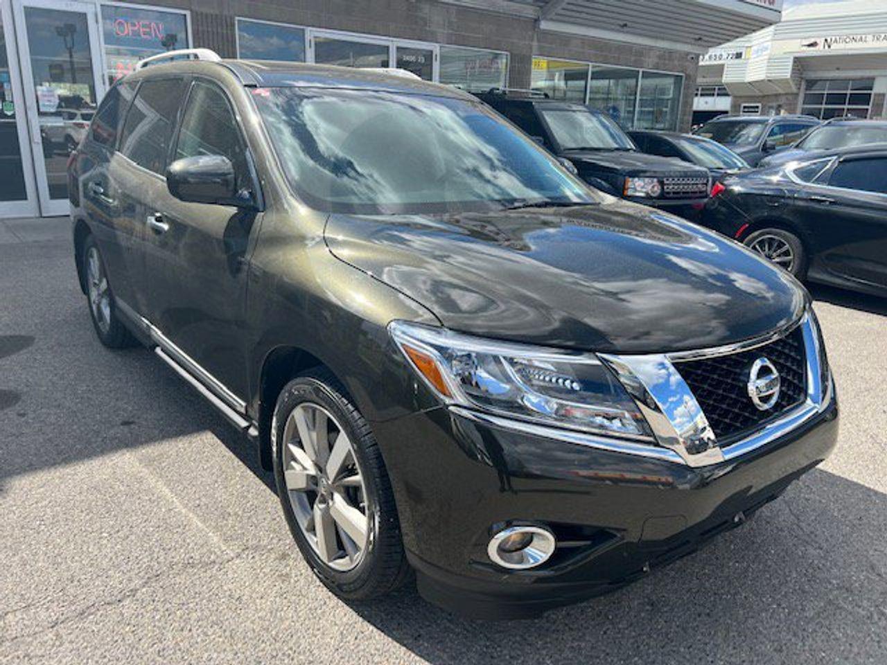 2015 Nissan Pathfinder SV-2