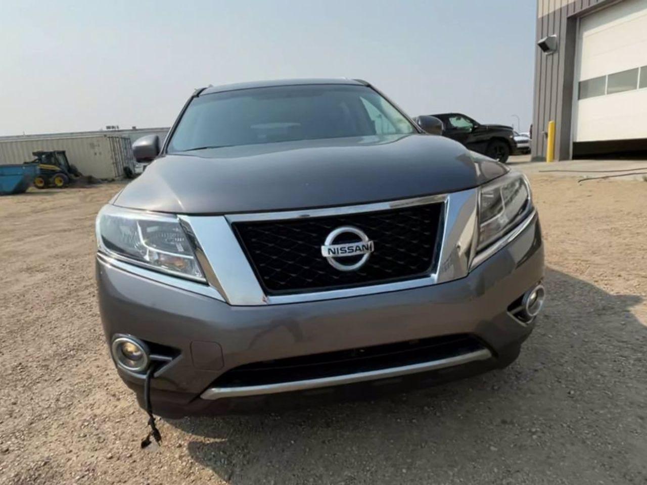 2015 Nissan Pathfinder SV-2