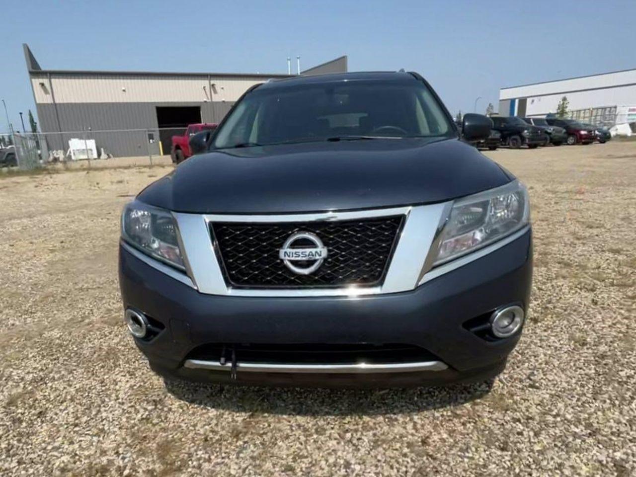 2015 Nissan Pathfinder SV-2