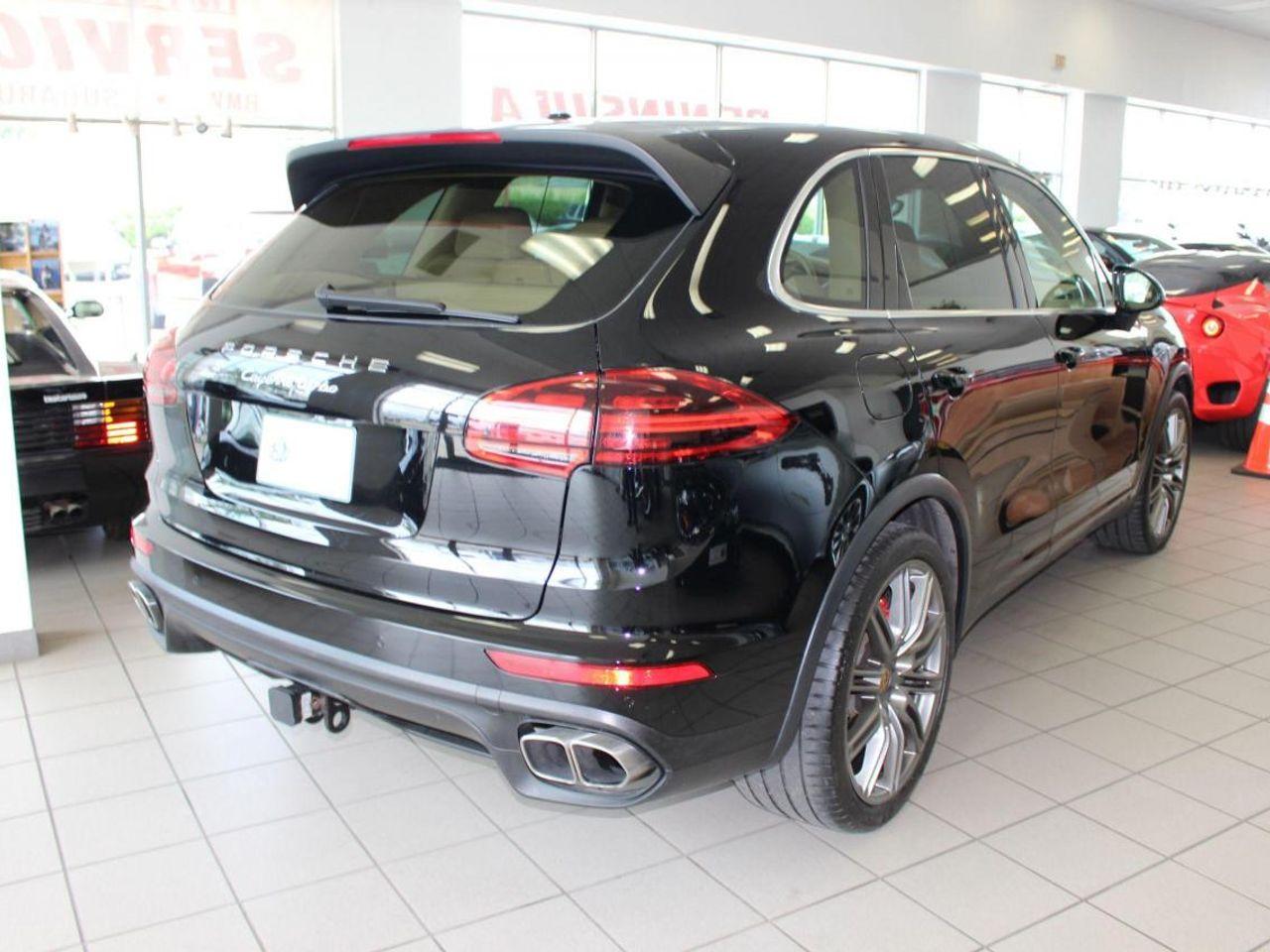 2015 Porsche Cayenne Turbo-2