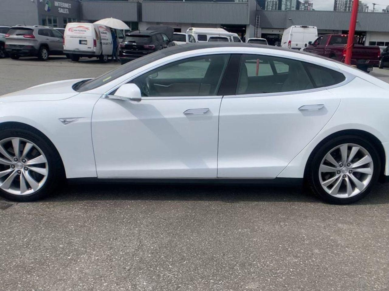 2015 Tesla Model S 85D-4