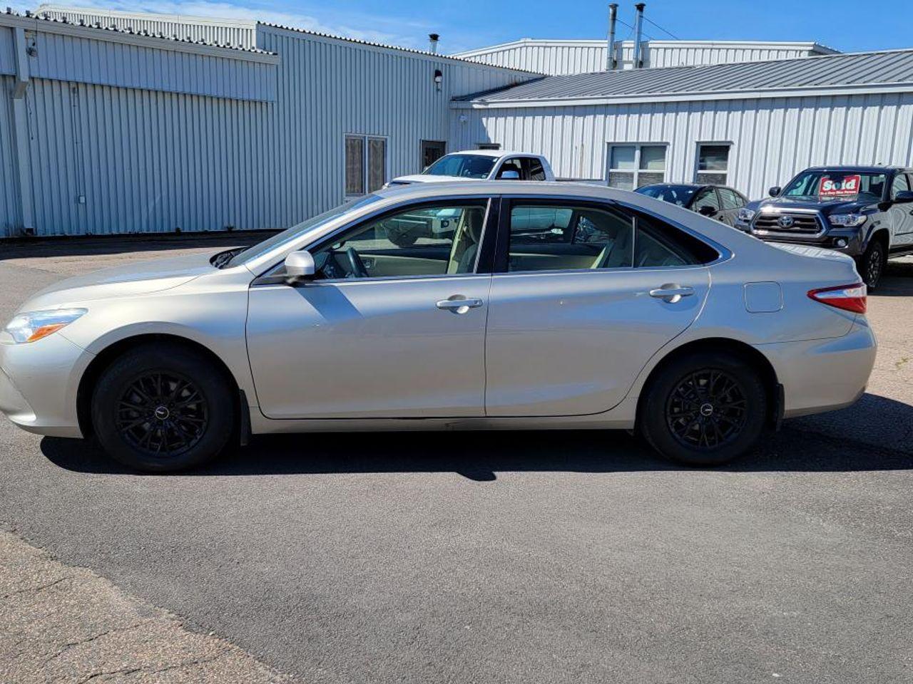 2015 Toyota Camry SE-1