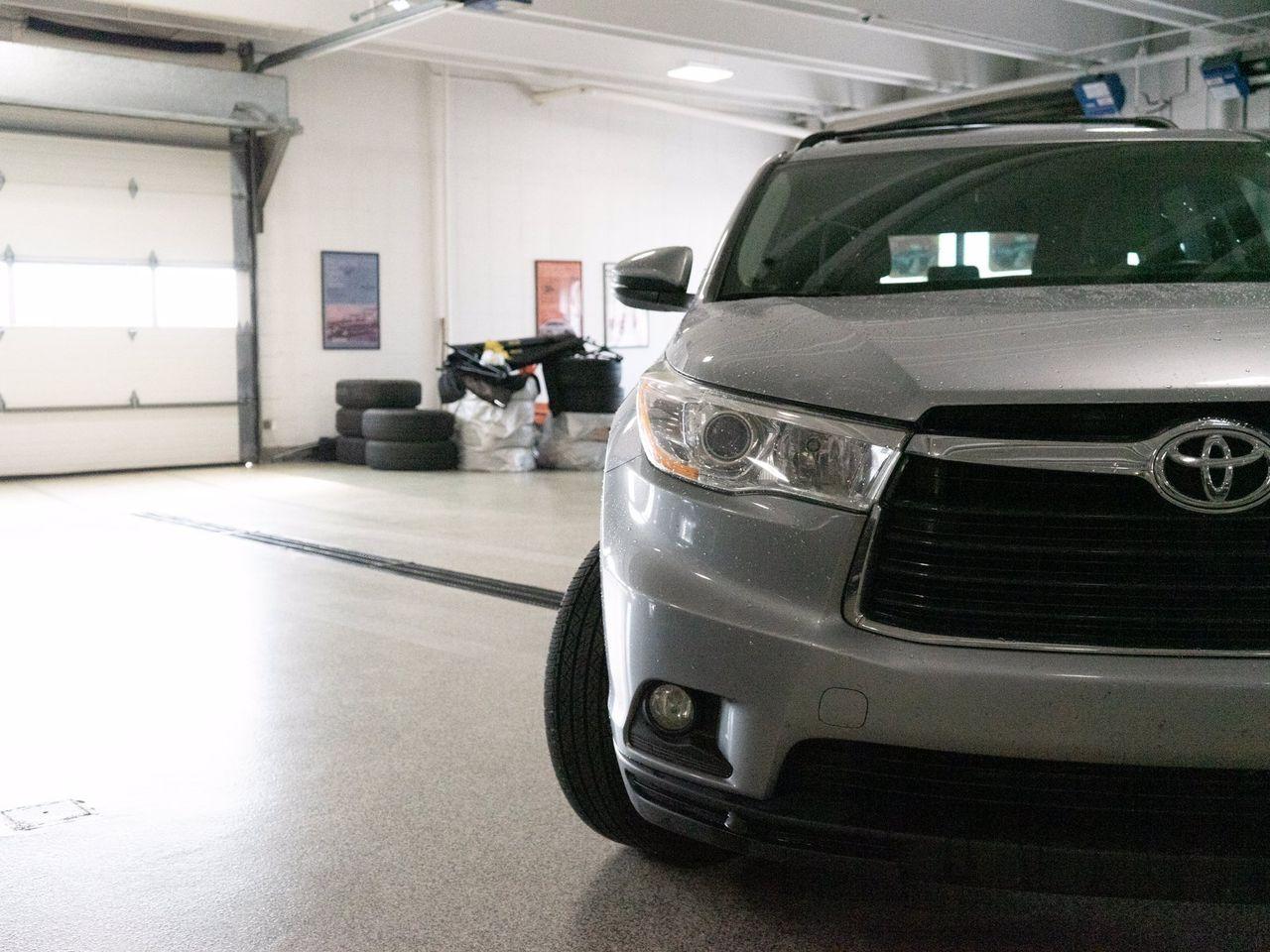 2015 Toyota Highlander LE-2