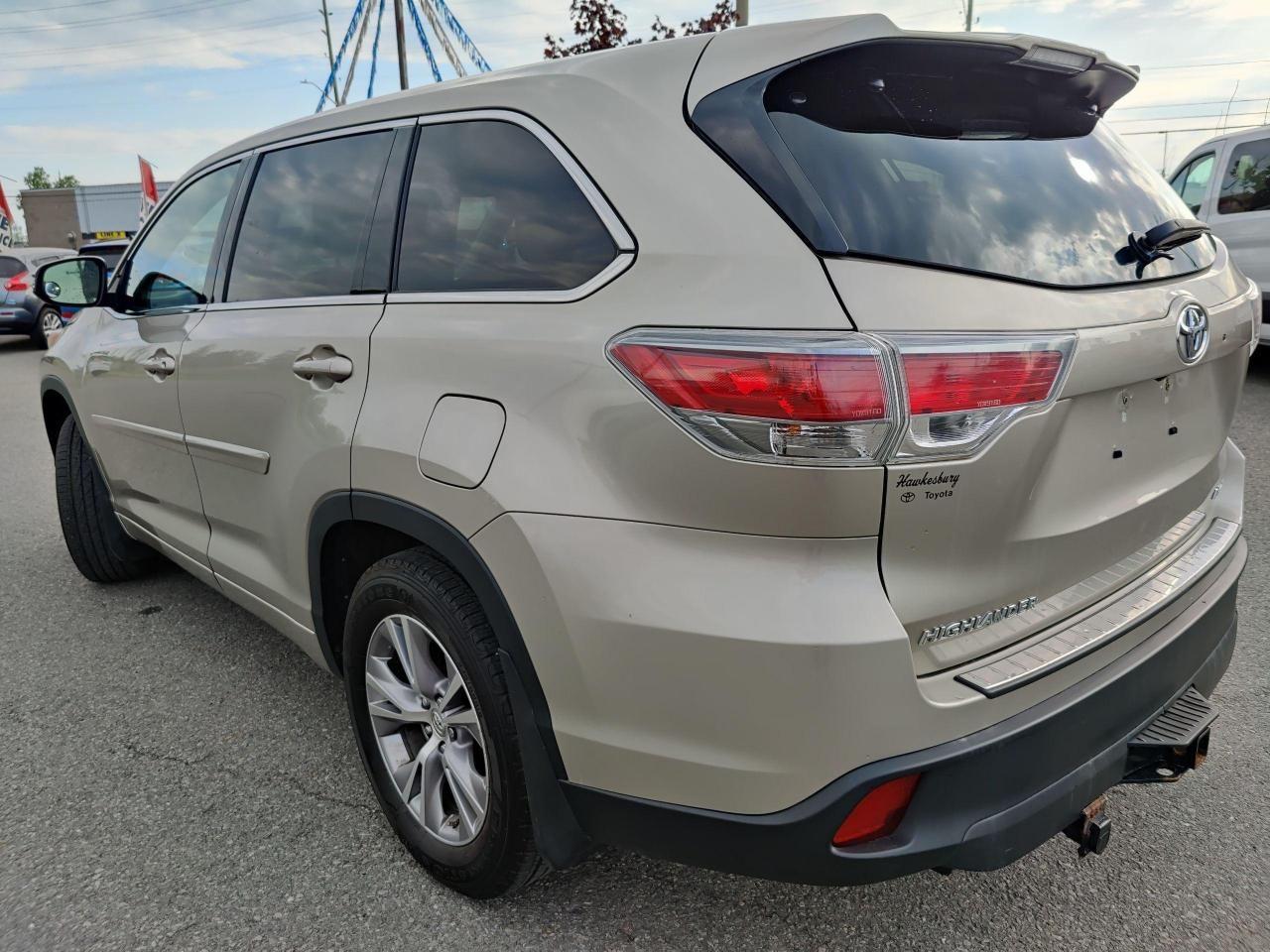 2015 Toyota Highlander LE-2