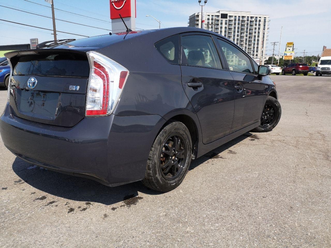 2015 Toyota Prius Two-4