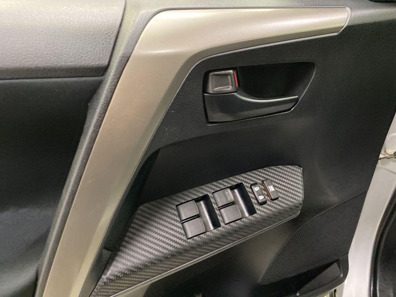 2015 Toyota RAV4 LE-4