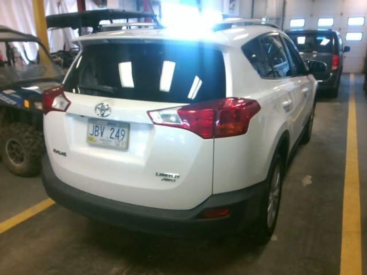 2015 Toyota RAV4 Limited-3