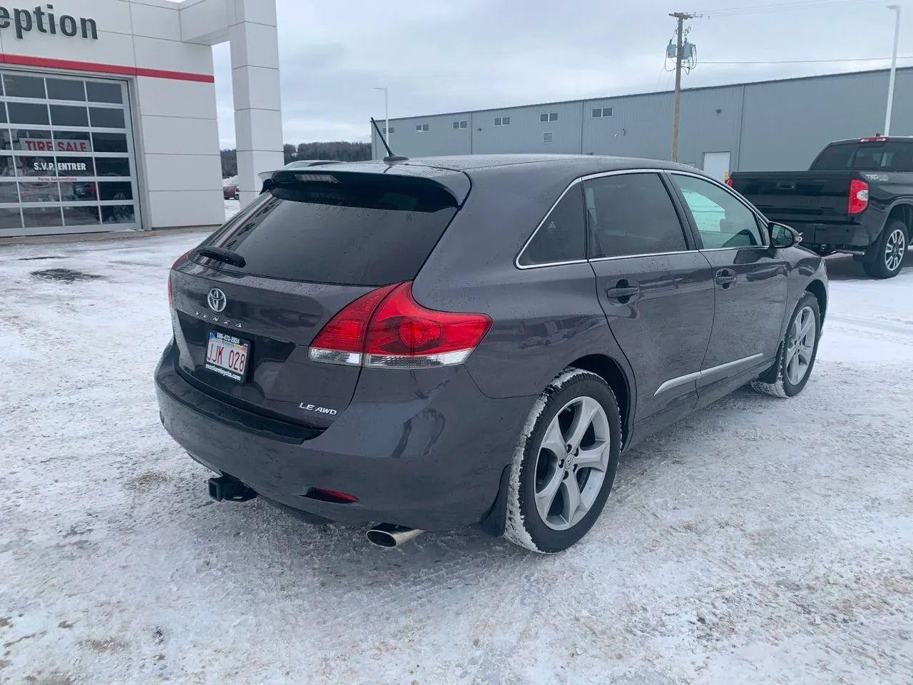 2015 Toyota Venza LE-2