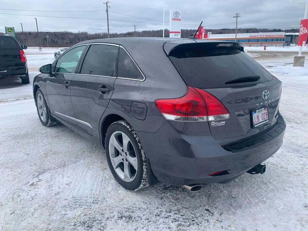 2015 Toyota Venza LE-4