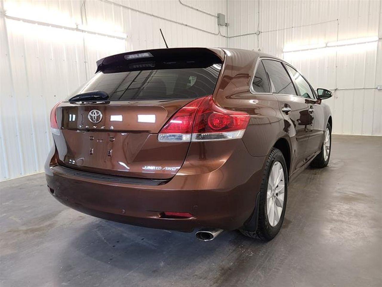 2015 Toyota Venza XLE-2