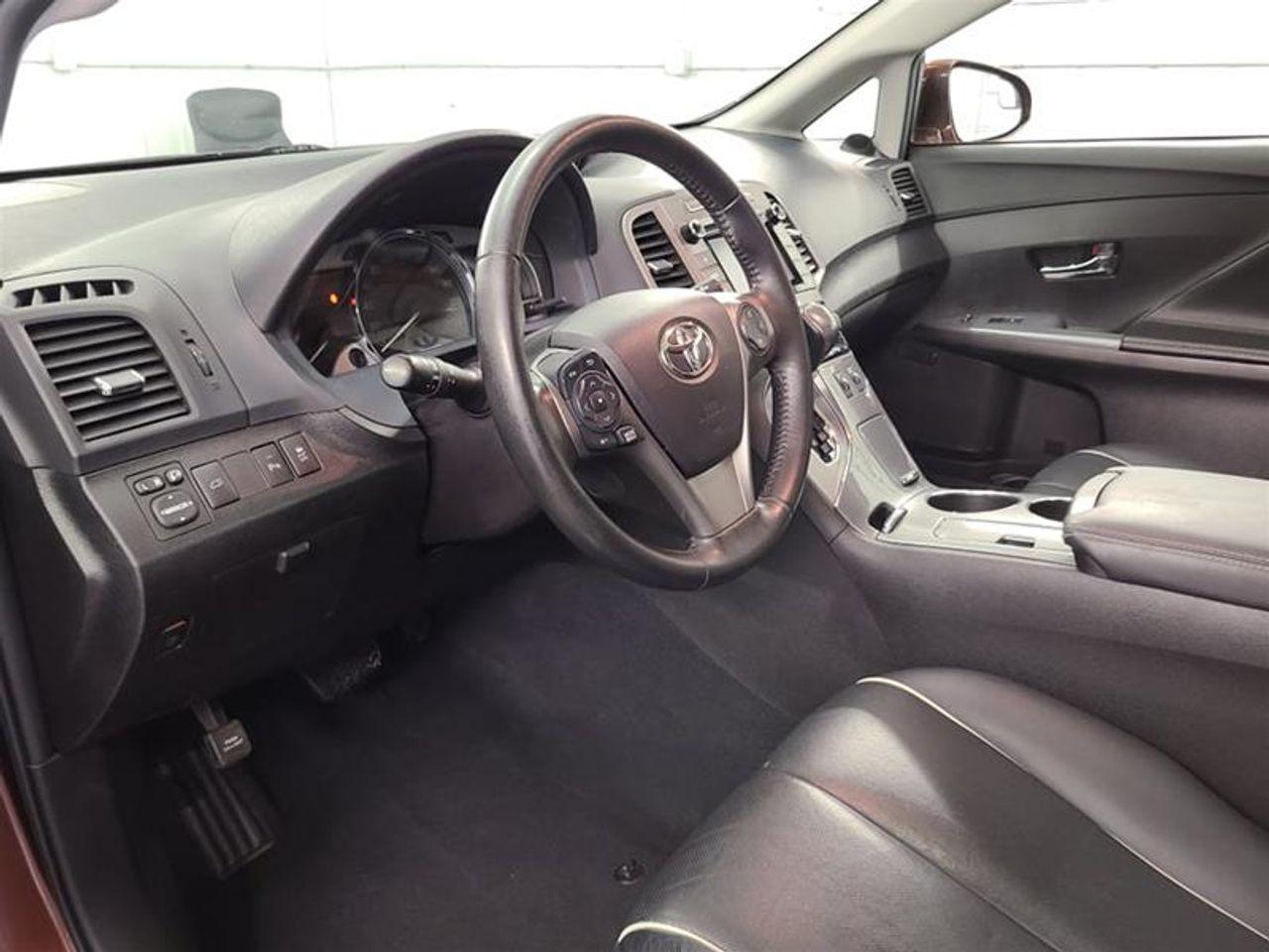 2015 Toyota Venza XLE-4