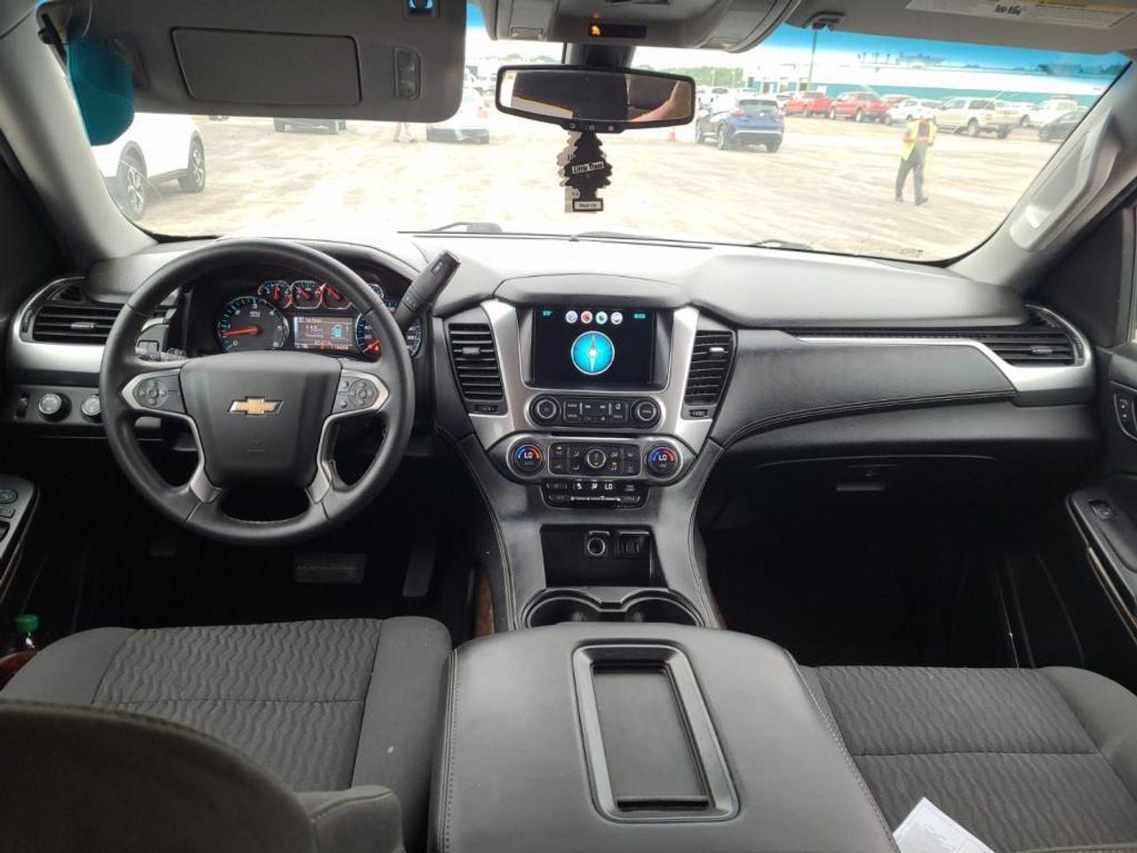 2016 Chevrolet Suburban LS-2