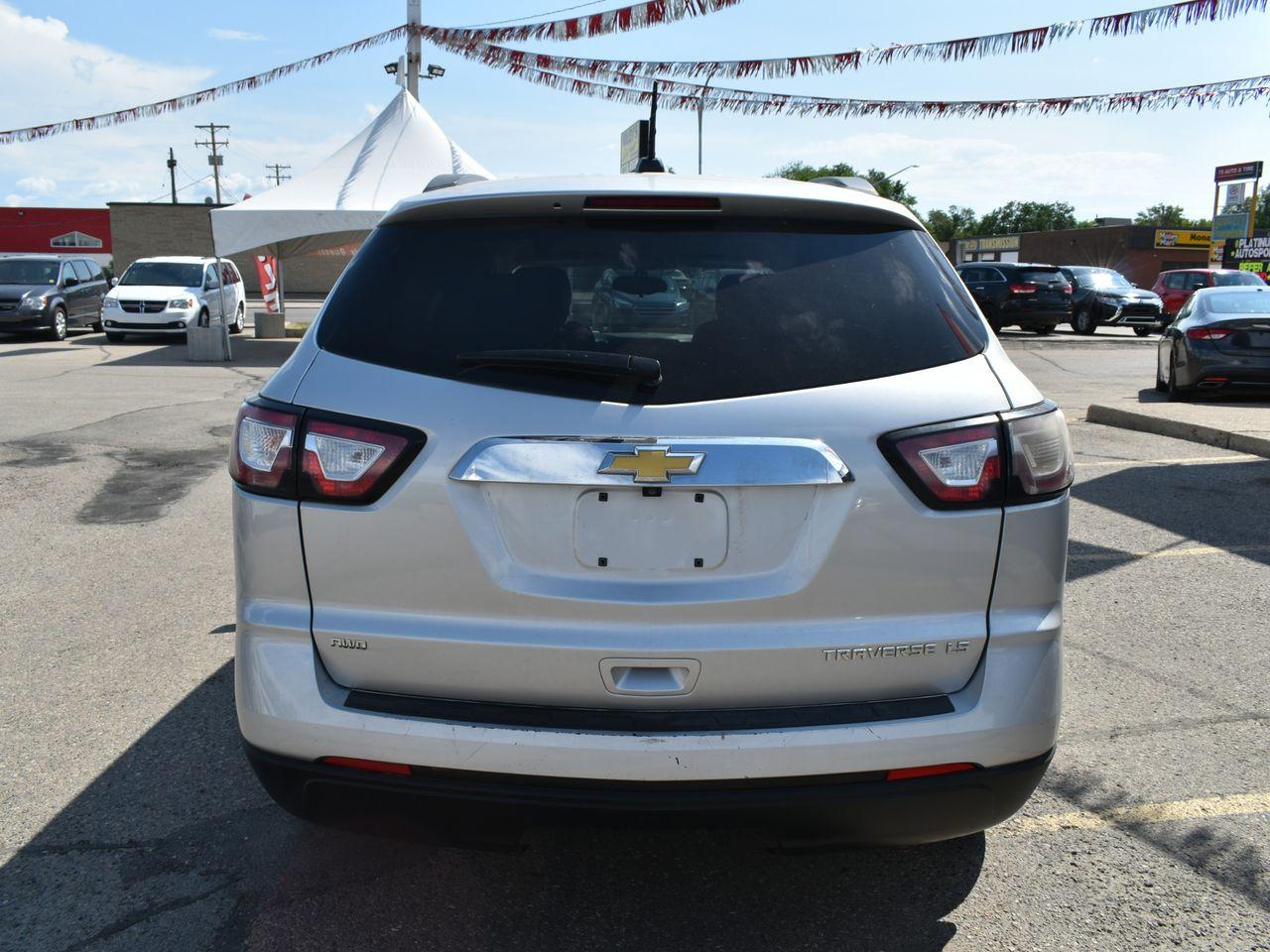 2016 Chevrolet Traverse LS-2