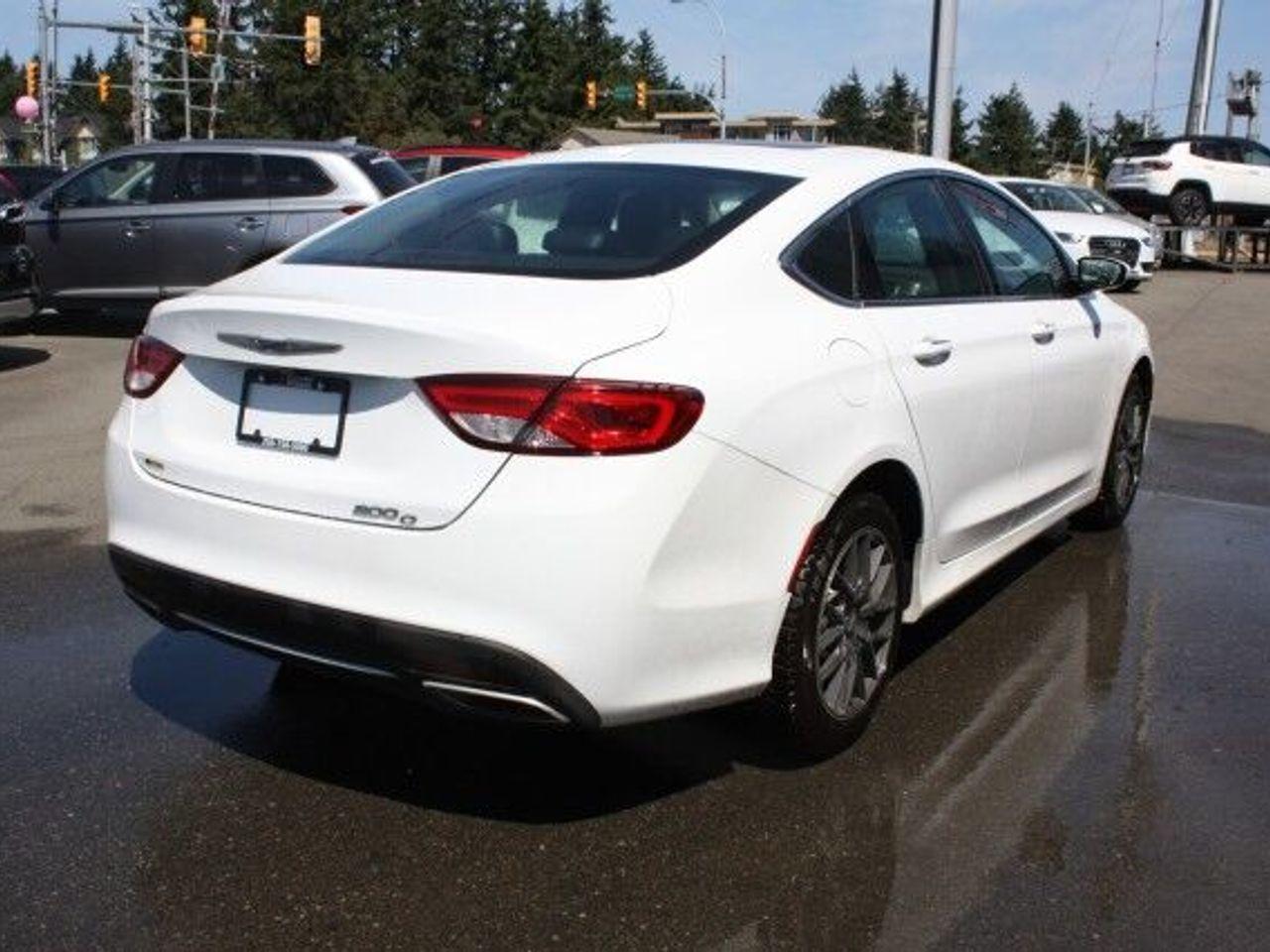 2016 Chrysler 200 C-3