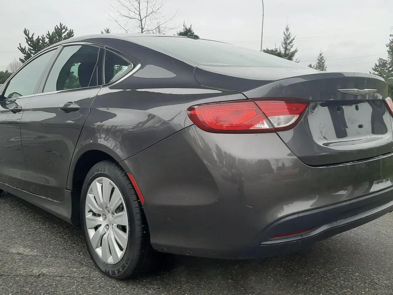 2016 Chrysler 200 LX-2
