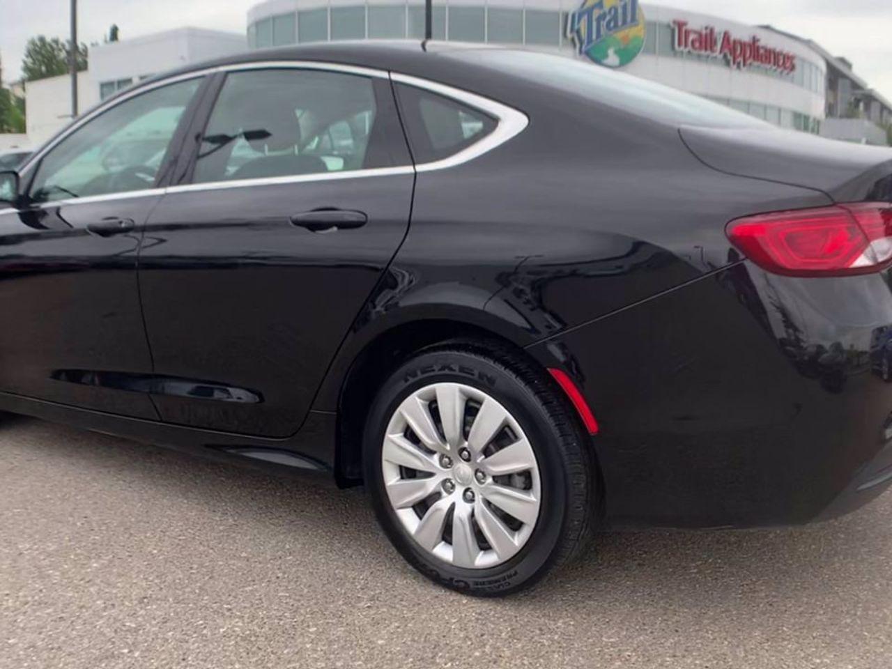 2016 Chrysler 200 LX-2