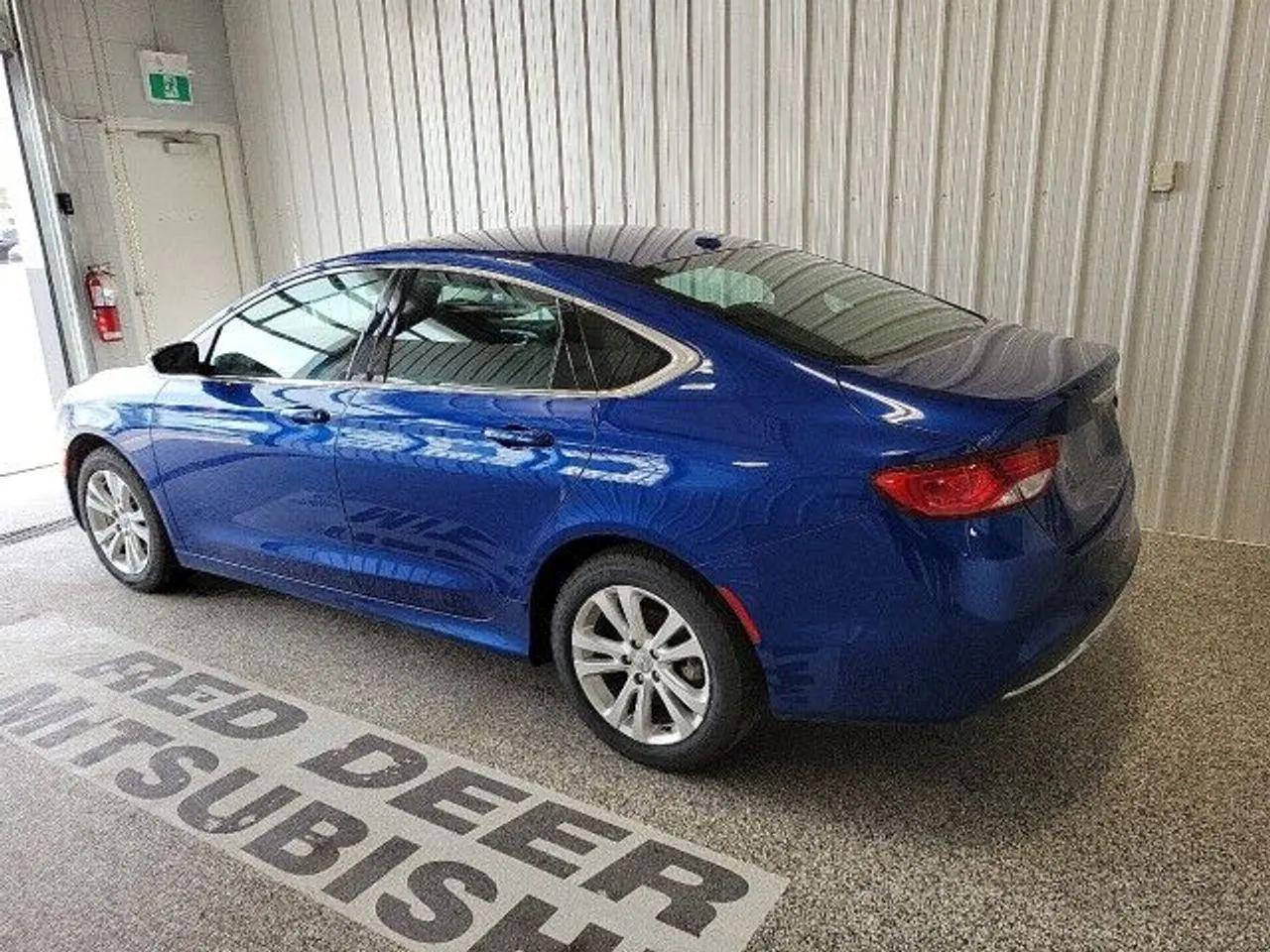 2016 Chrysler 200 Limited-2