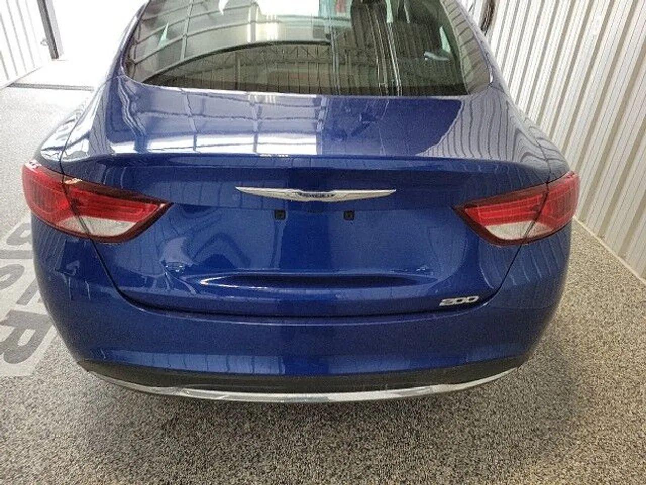 2016 Chrysler 200 Limited-3