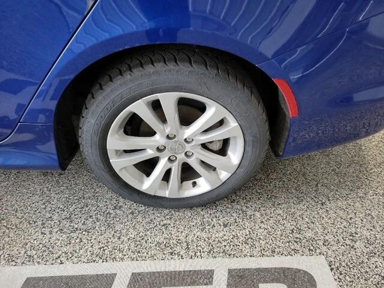 2016 Chrysler 200 Limited-4
