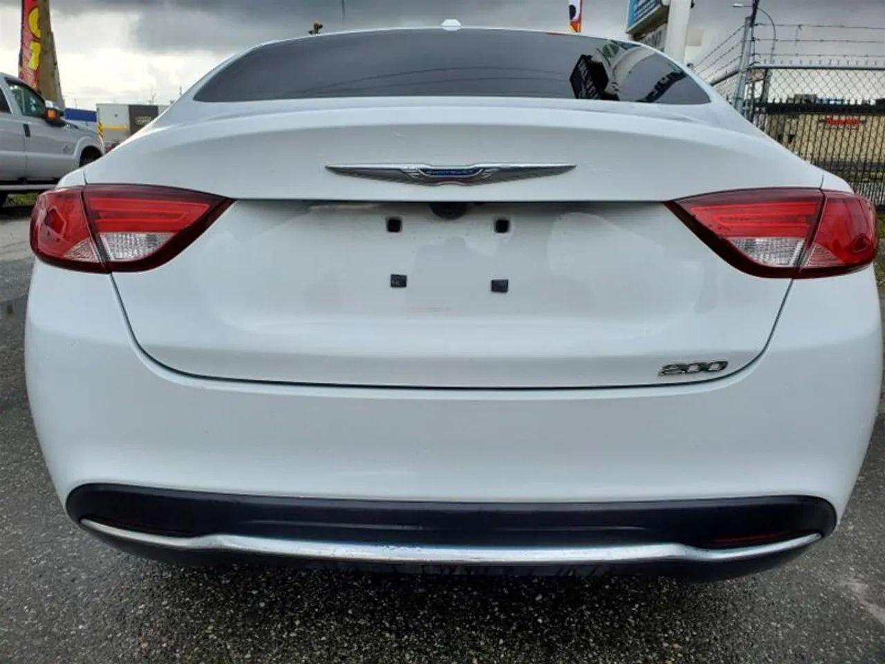 2016 Chrysler 200 Limited-3