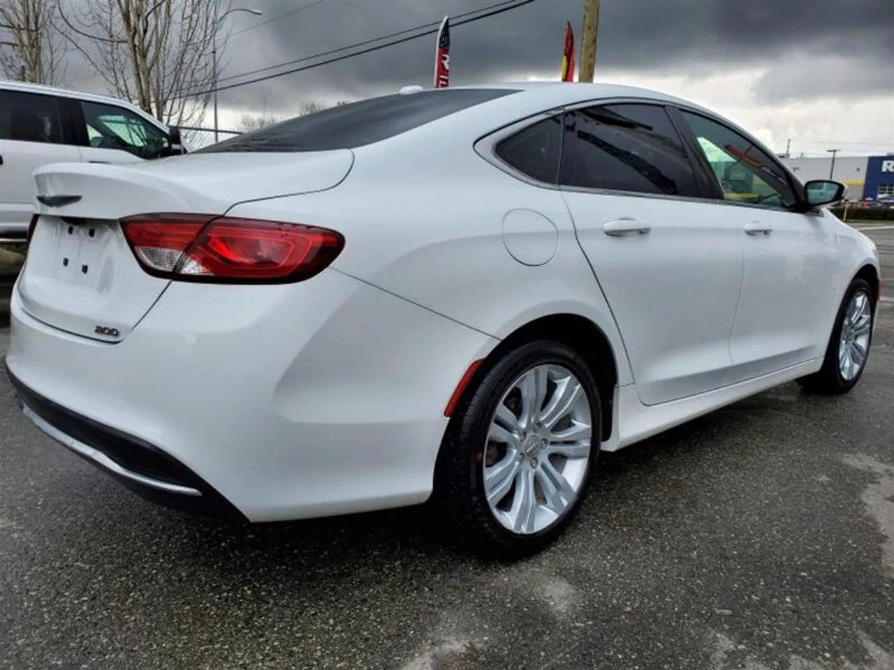 2016 Chrysler 200 Limited-4