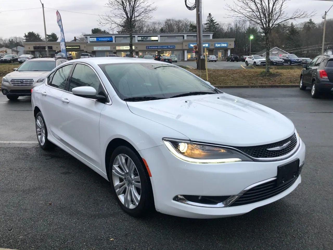 2016 Chrysler 200 Limited-2