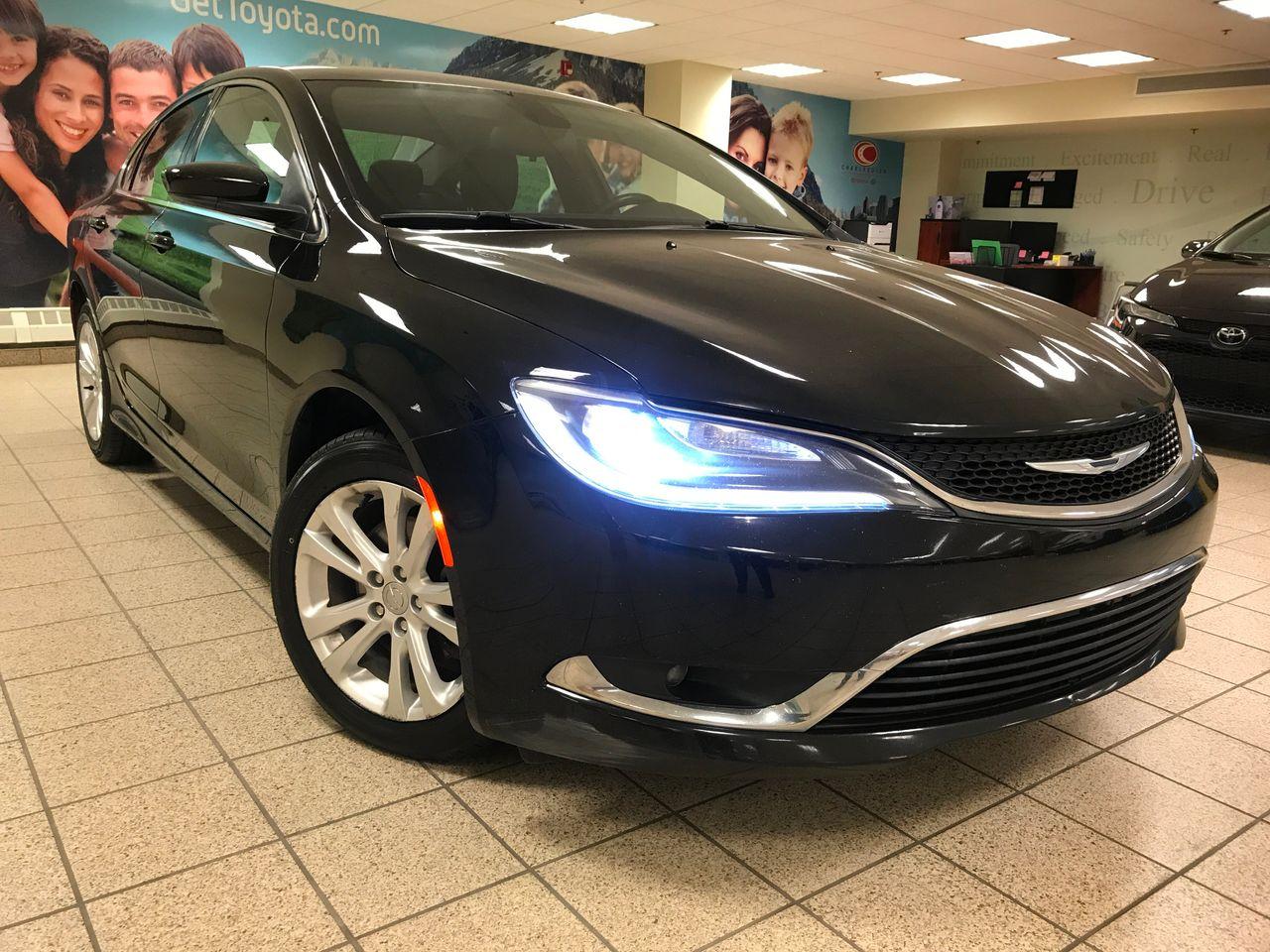 2016 Chrysler 200 Limited-0