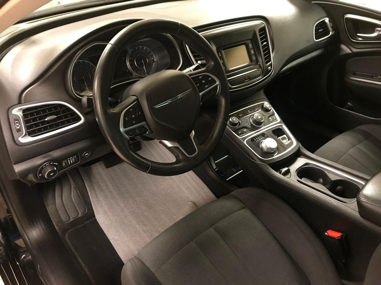 2016 Chrysler 200 Limited-3