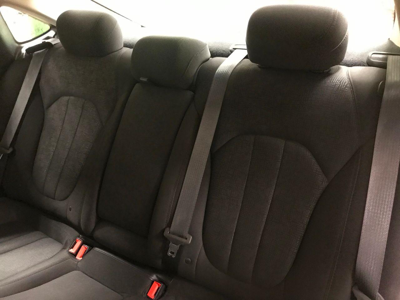 2016 Chrysler 200 Limited-4