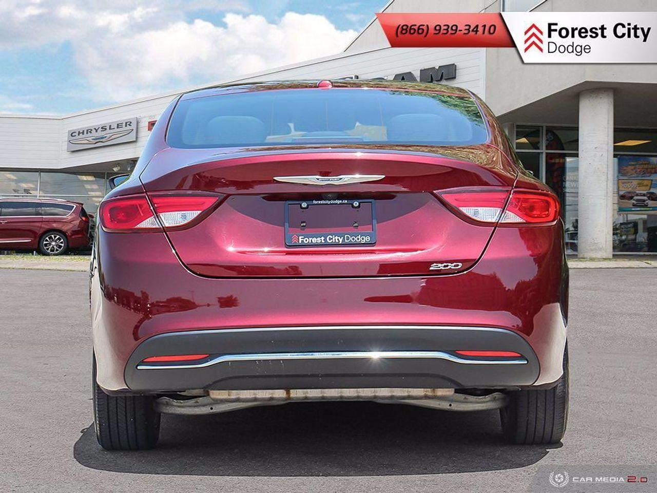 2016 Chrysler 200 Limited-4