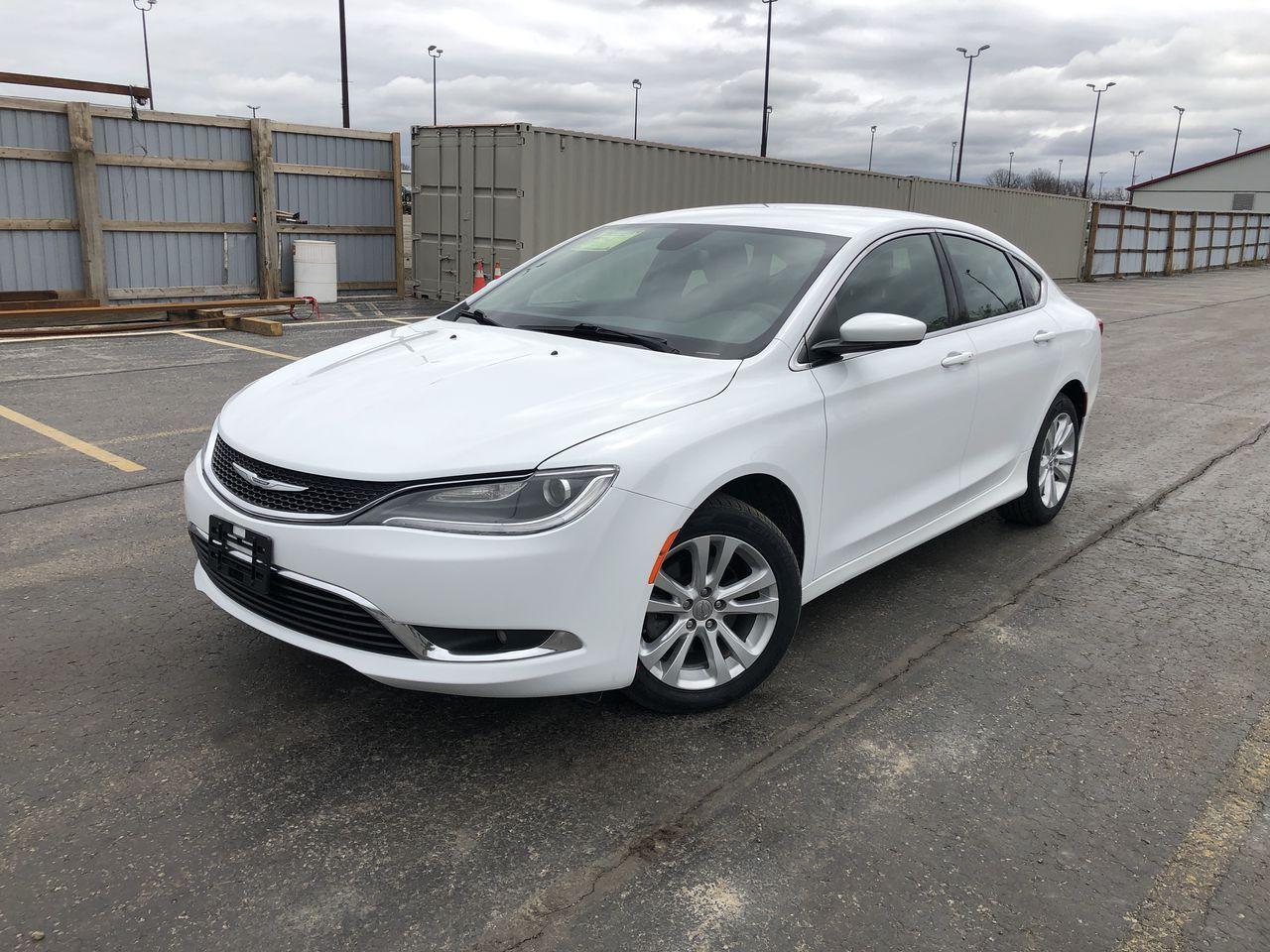2016 Chrysler 200 Limited-0