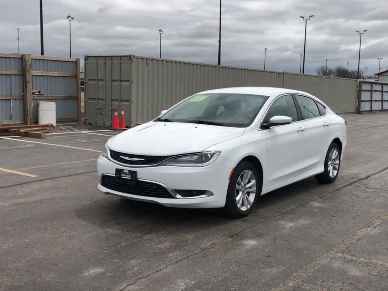 2016 Chrysler 200 Limited-3