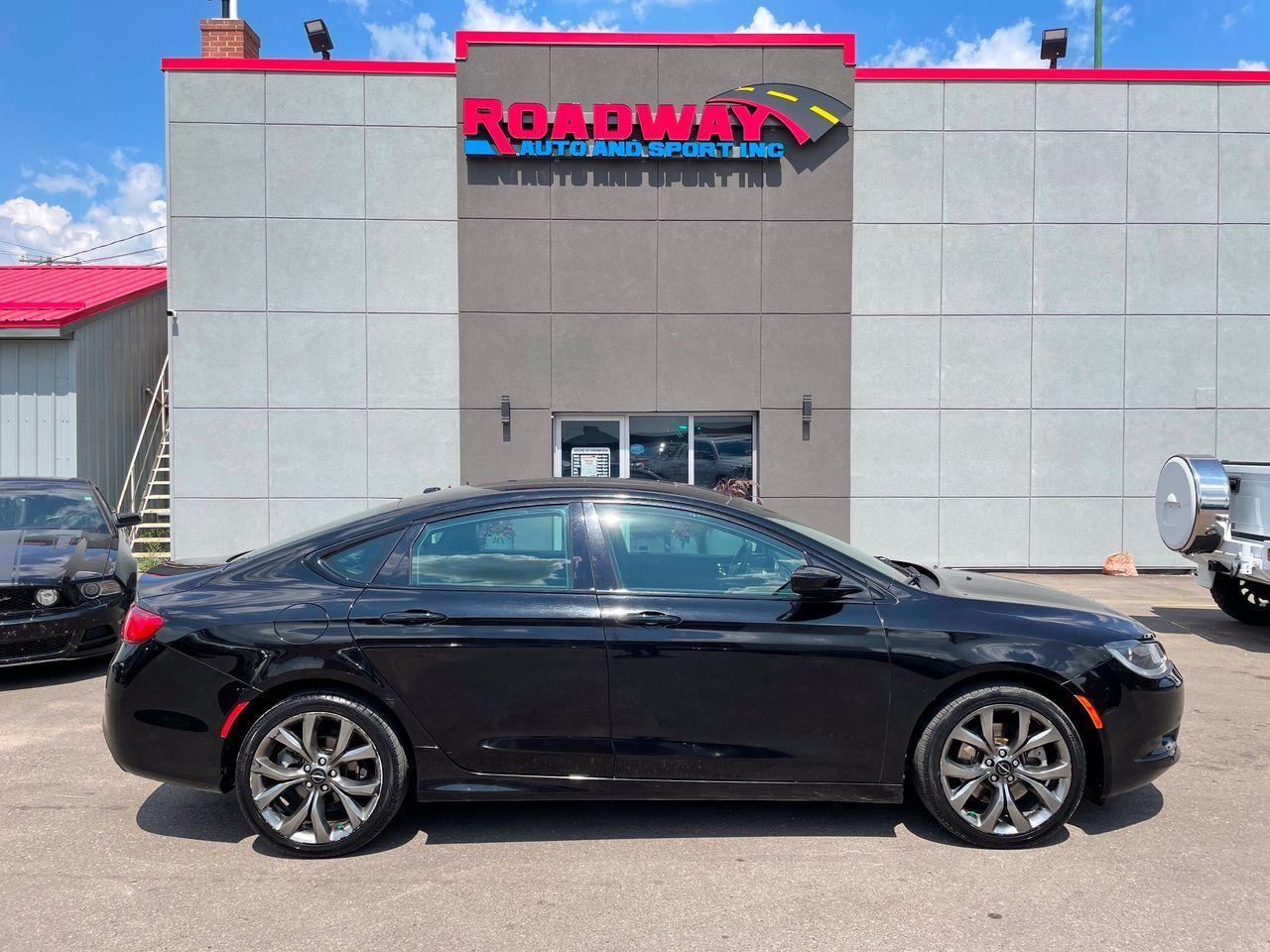 2016 Chrysler 200 S-1