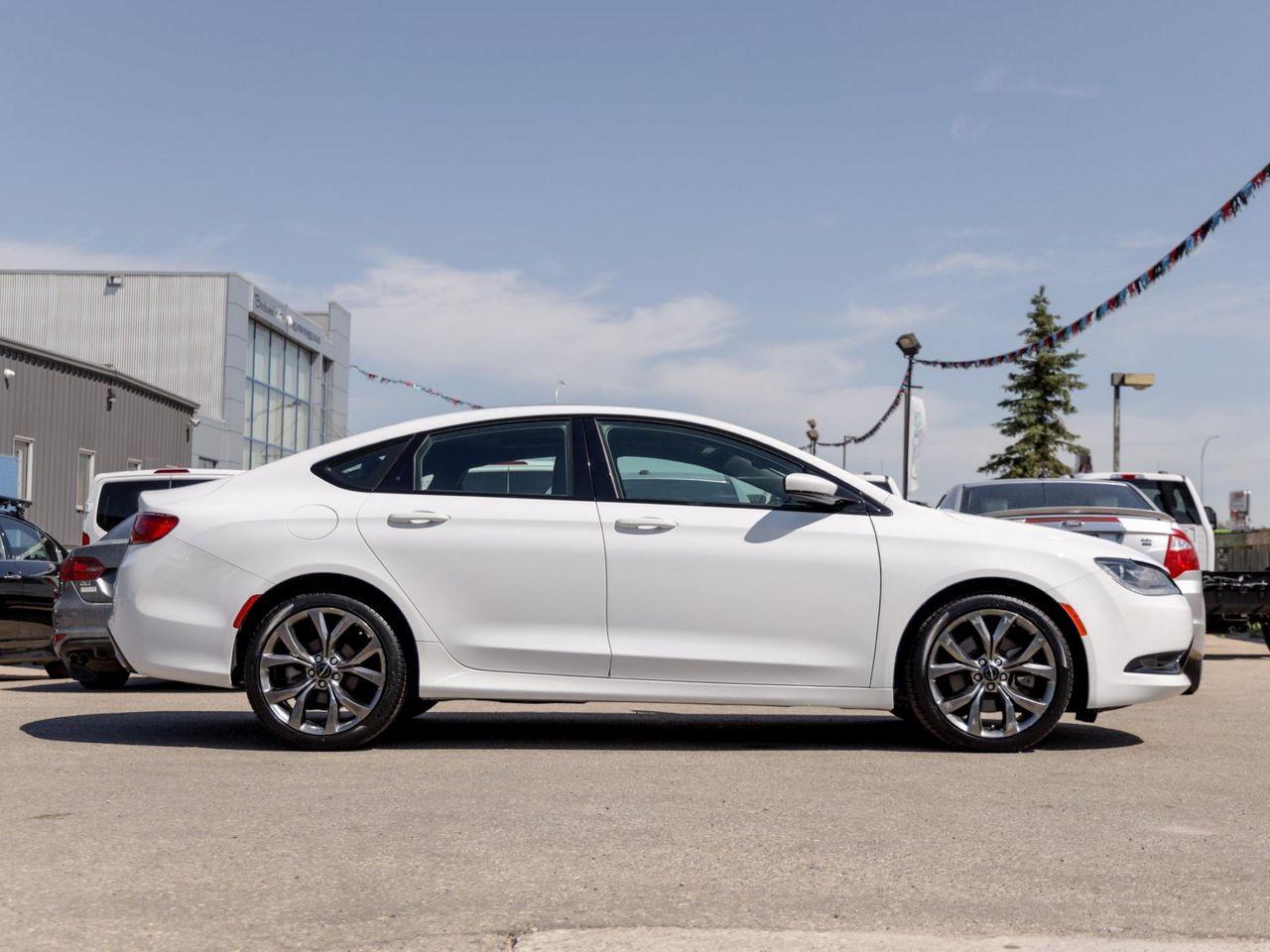 2016 Chrysler 200 S-3